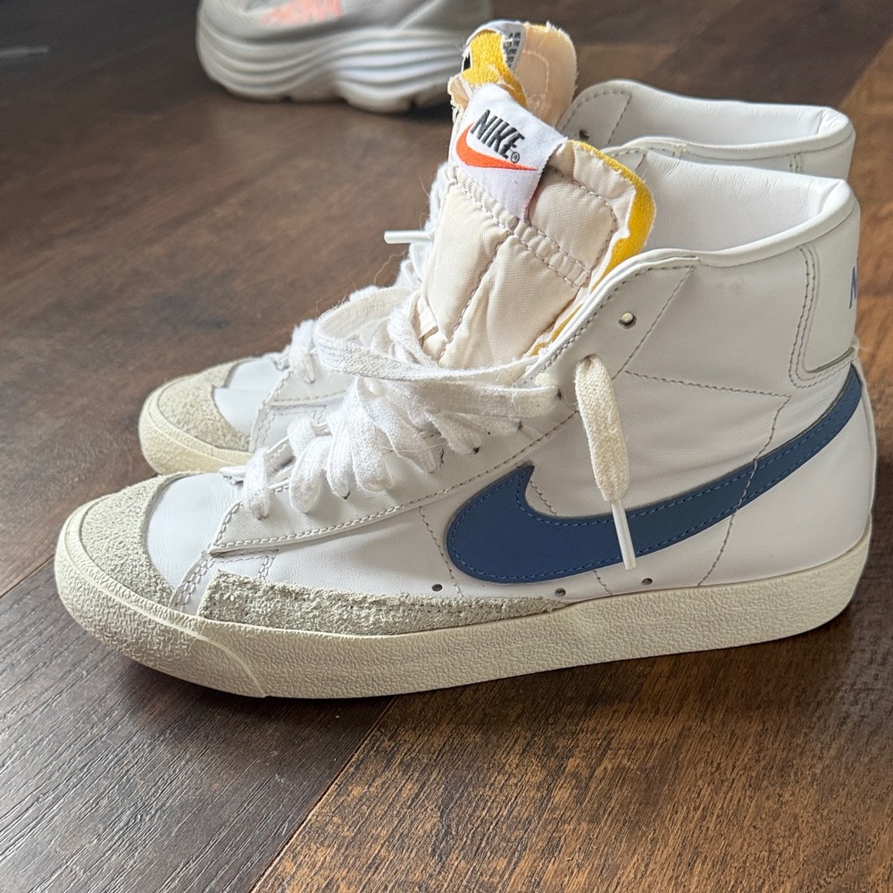 Nike White and Blue Retro Sneakers
